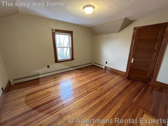 Building Photo - 83 Medford St