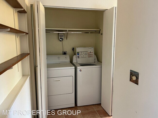 Building Photo - 2 br, 1 bath House - 2200 Garland #34