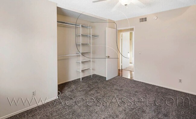 Building Photo - Lovely Single Story 4 Bed/2 Bath Home In R...