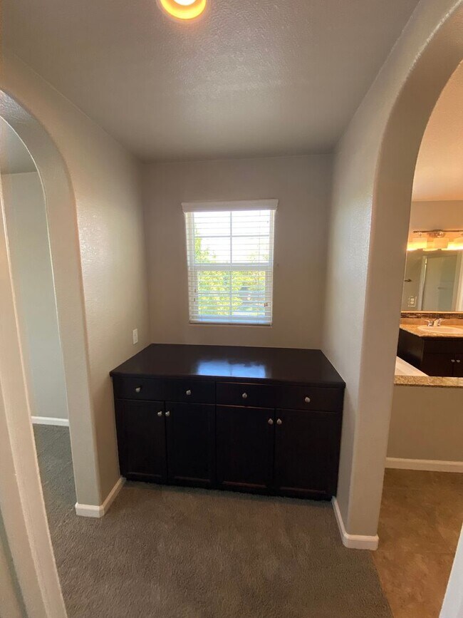 Building Photo - 3461 Alcove Way