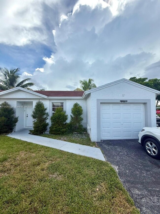 Building Photo - 19831 NW 65th Ct