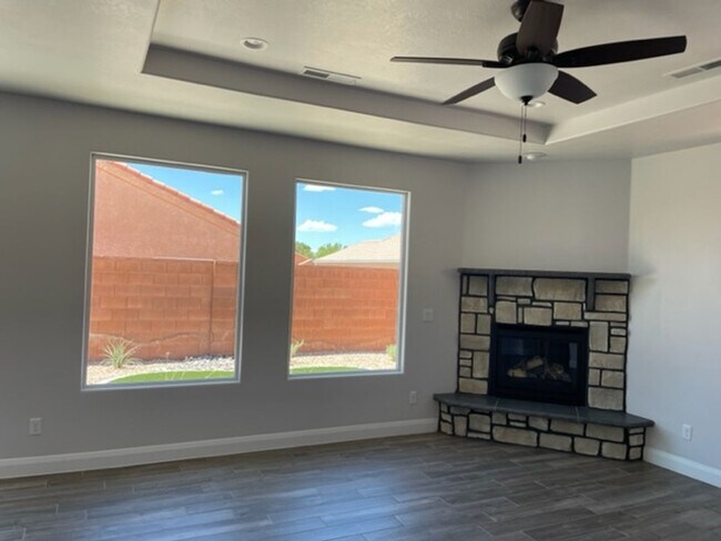 Building Photo - 2446 S 630 W