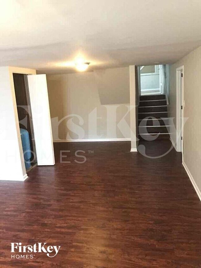 Building Photo - 2S383 Riverside Ave