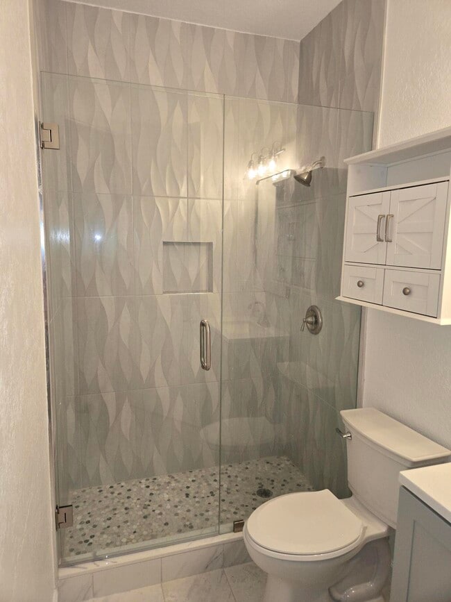 Building Photo - 2680 Clipper Cir