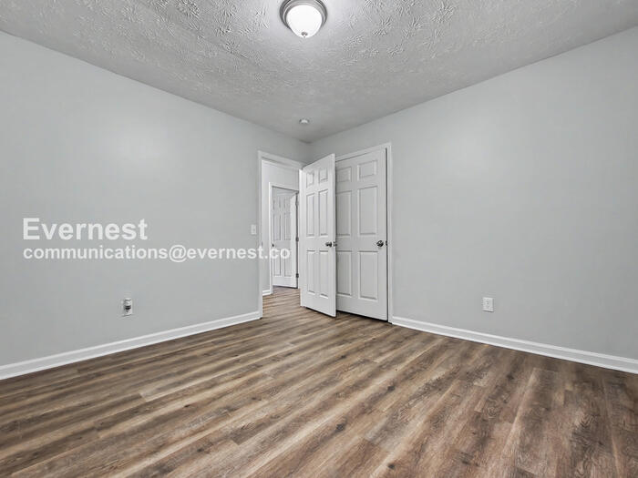 Building Photo - 234 Elm Pl