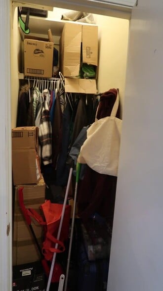 Building Photo - 1411 W Erie St