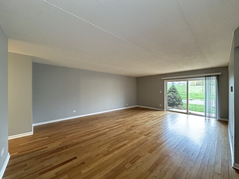 Building Photo - 525 N Quentin Rd