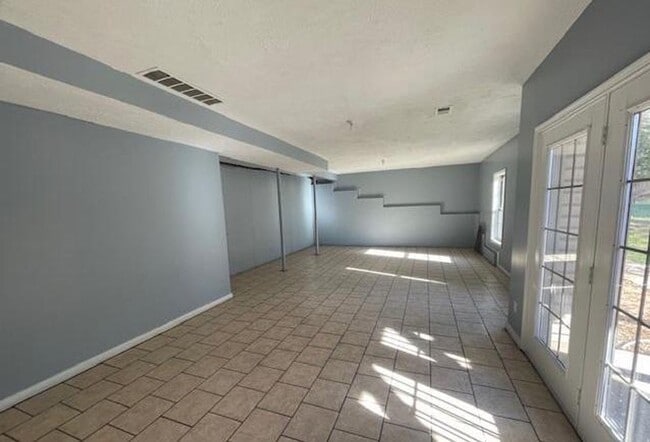 Building Photo - 105 Amy Ct