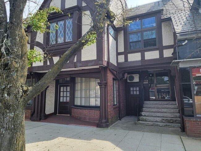 Building Photo - 80 Trapelo Rd