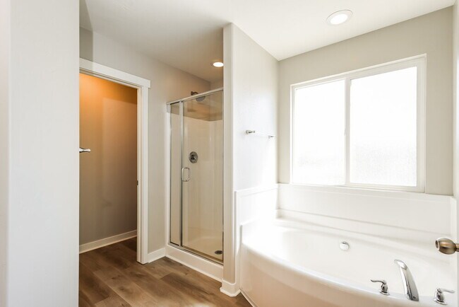 Building Photo - 3448 W Oak Crest Dr