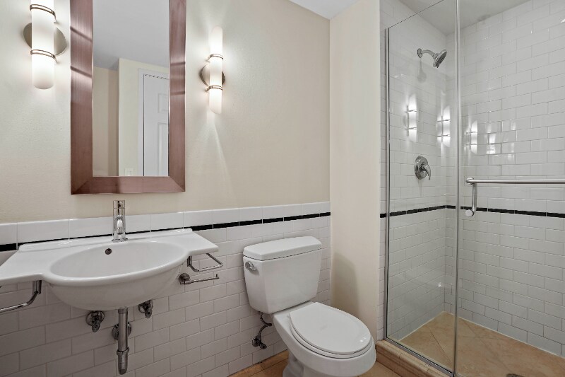 Building Photo - 1231 S Michigan Ave