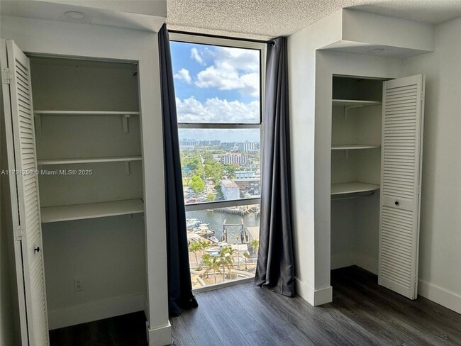 Building Photo - 13499 Biscayne Blvd