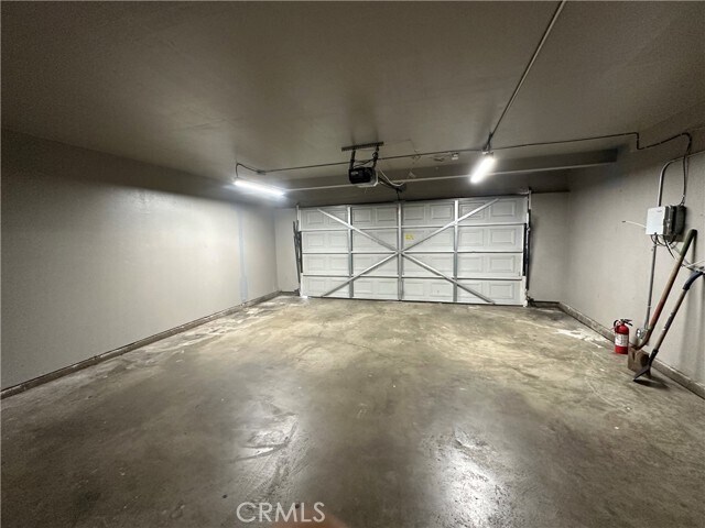 Building Photo - 886 S Dudley St