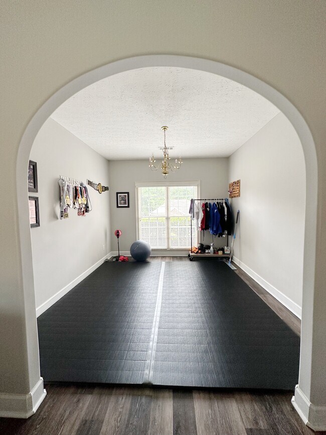 Building Photo - 5004 Hunter Ln