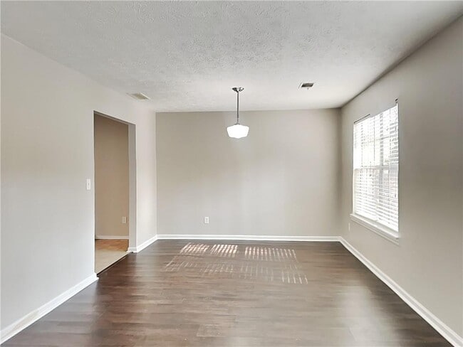 Building Photo - 410 Rill Crest Ct