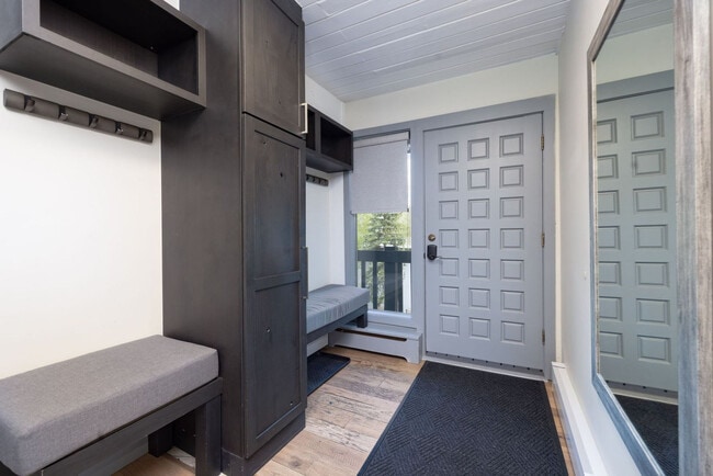 Building Photo - 70 Gallun Ln