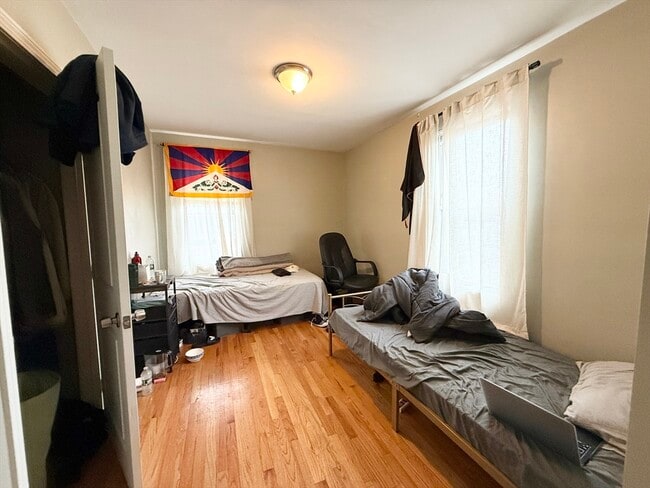 Building Photo - 3977 Washington St