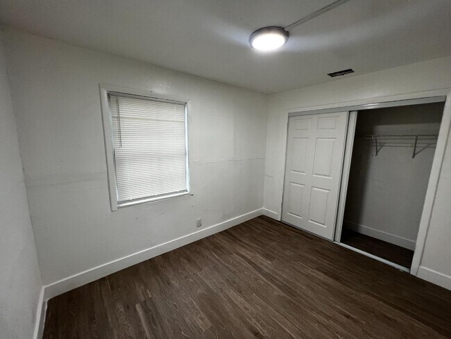 Building Photo - 101 NW 13th Ave