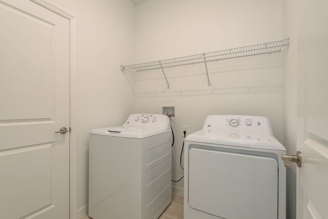 Building Photo - 18234 Pleasantview Blvd