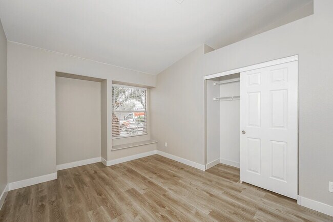 Building Photo - 4234 Inglewood Point St