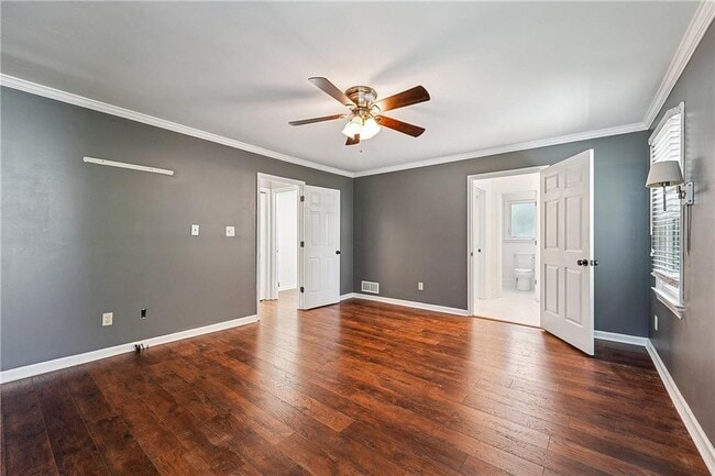 Building Photo - 5600 Surrey Ct