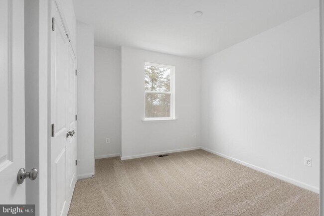 Building Photo - 2546 Neabsco Common Pl