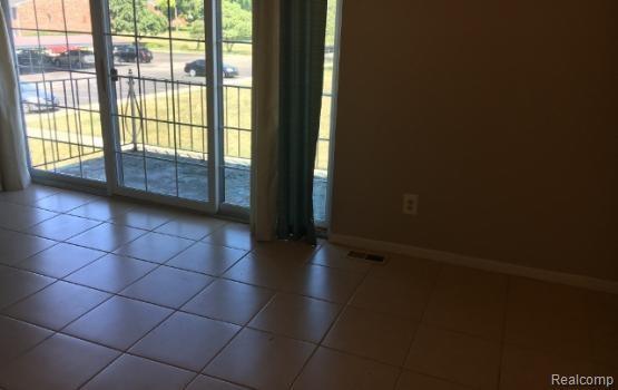 Building Photo - 500 N Fox Hills Dr