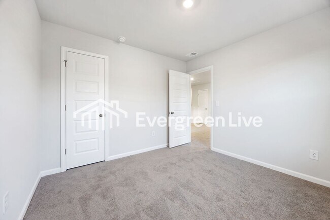 Building Photo - 1606 King Oaks Lp