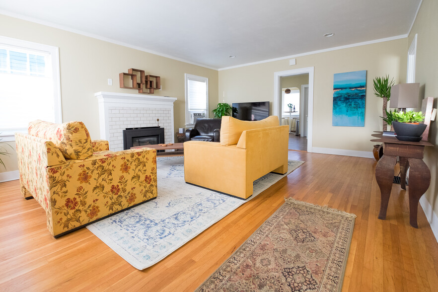 Large bright living space. - 304 NE 45th Ave