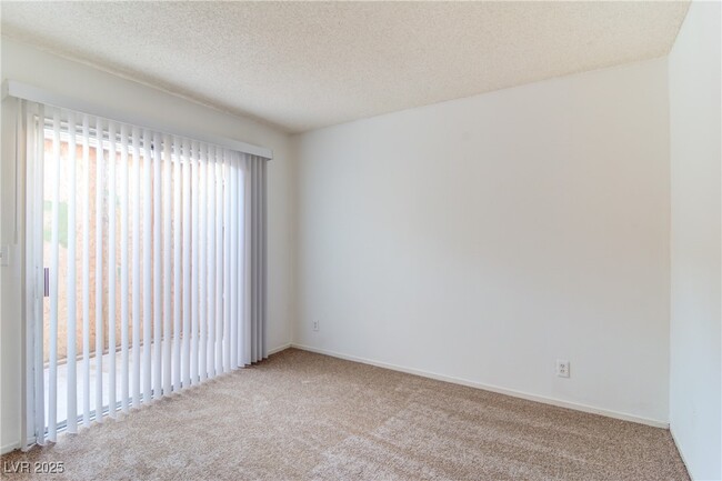 Building Photo - 6200 Camino De Rosa Dr