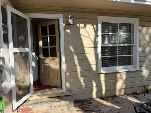 Building Photo - 4042 Benbrook St