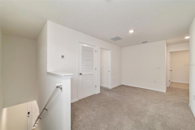 Building Photo - 8741 SW 45th Ct