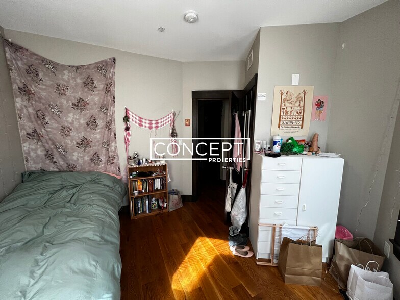 Building Photo - 46 Creighton St