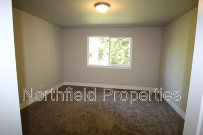 Building Photo - 4857 100th St NE