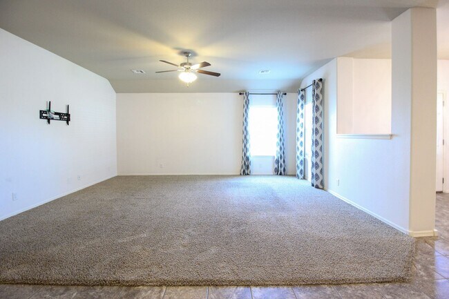 Building Photo - Custom Built 4 Bedroom In Southern Reserve...