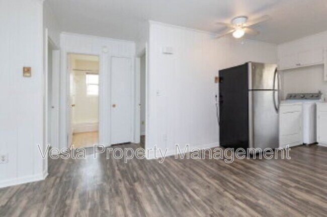 Building Photo - 130 Reems Creek Rd