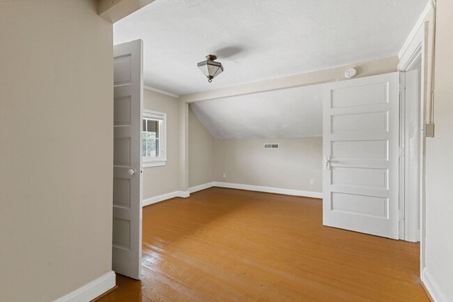 Building Photo - 5703 E Washington St