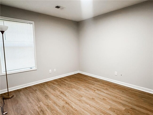 Building Photo - 5142 Farm Pl Dr NE