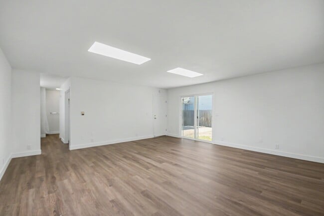 Building Photo - 1125 Henderson Ave