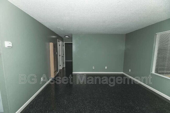 Building Photo - 1610 Sanford Ave
