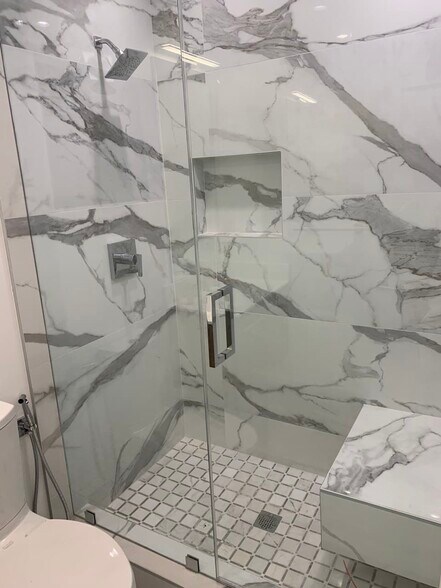 Building Photo - 3527 Greenfield Ave