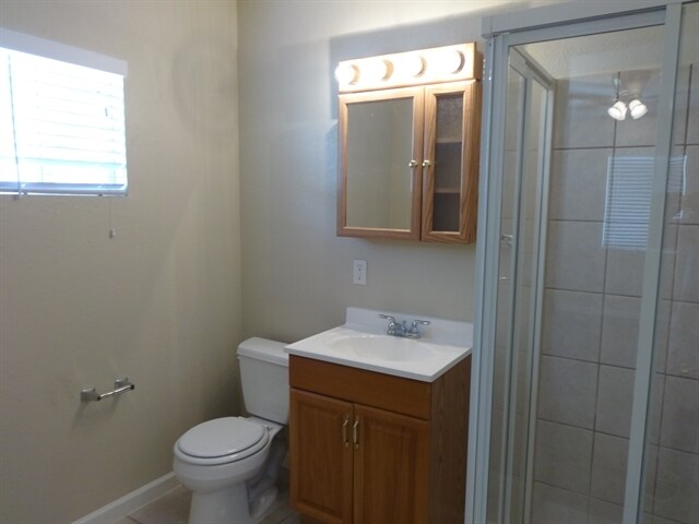 Building Photo - 2304 Evergreen Dr