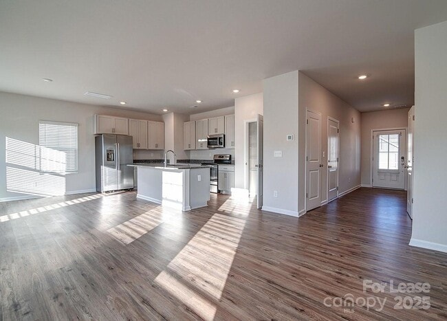 Building Photo - 154 Almaden St