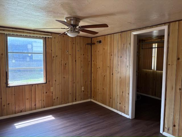 Building Photo - 2147 E Camp N Comfort Ln