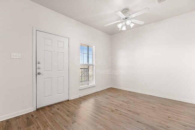 Building Photo - 10015 Amber Cir