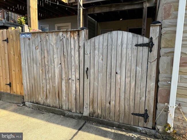 Building Photo - 1212 Cooksie St