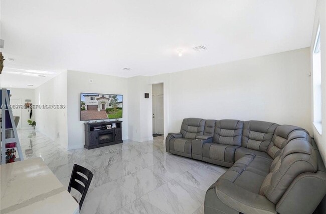 Building Photo - 10321 SW 232nd St