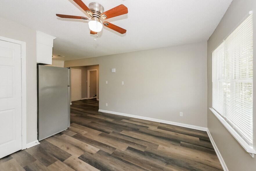 Building Photo - 213 Reid St