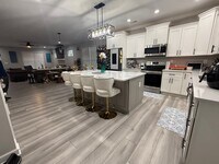 Building Photo - 1614 Hawthorne Dr