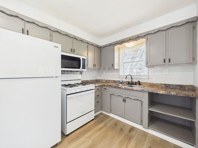 Building Photo - 10323 East 20th St S